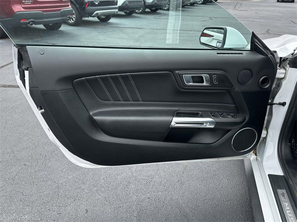 Used 2023 Ford Mustang Premium image 5