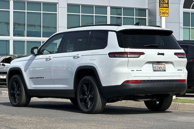 Certified 2023 Jeep Grand Cherokee L Limited w/ Black Appearance Package AWD/4WD image 5