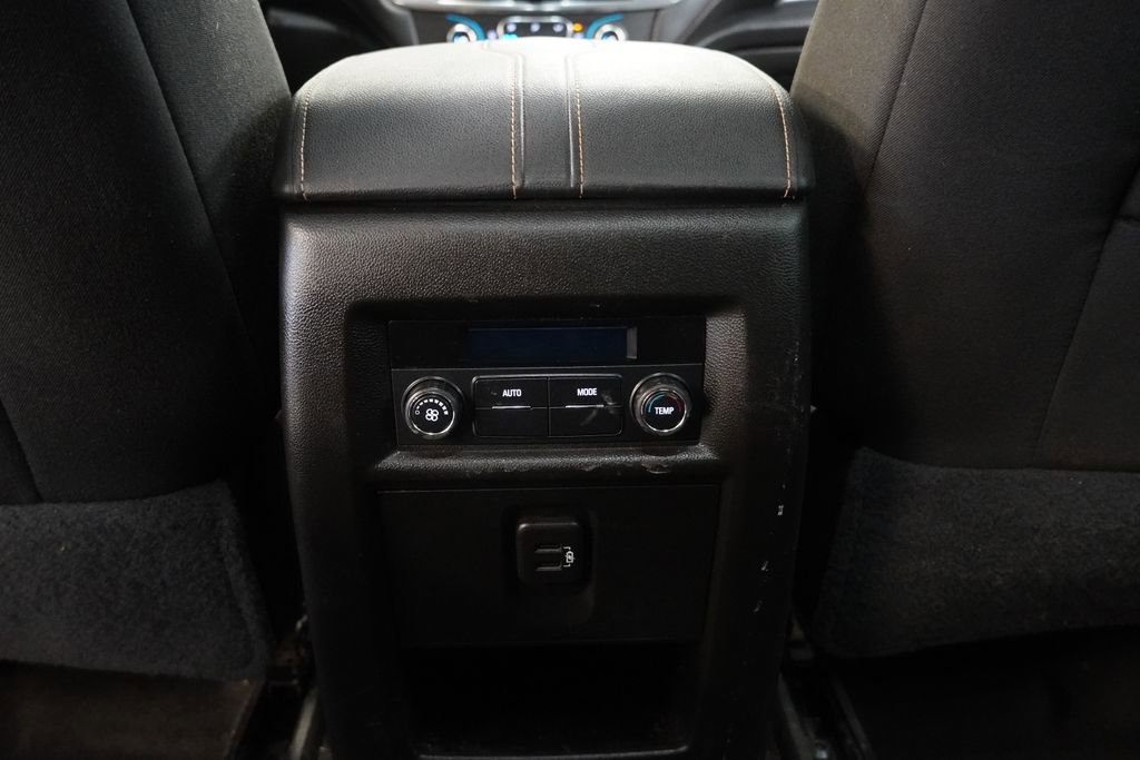 Used 2018 Chevrolet Traverse LT image 30