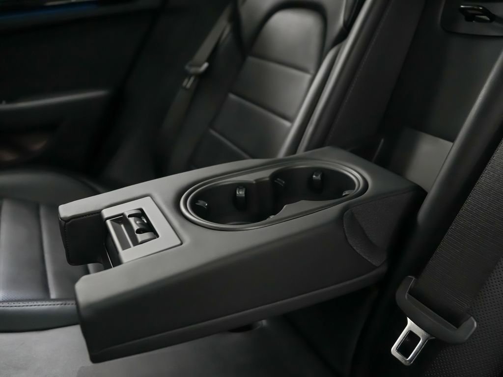 Used 2025 Porsche Panamera 4 E-Hybrid AWD/4WD image 19