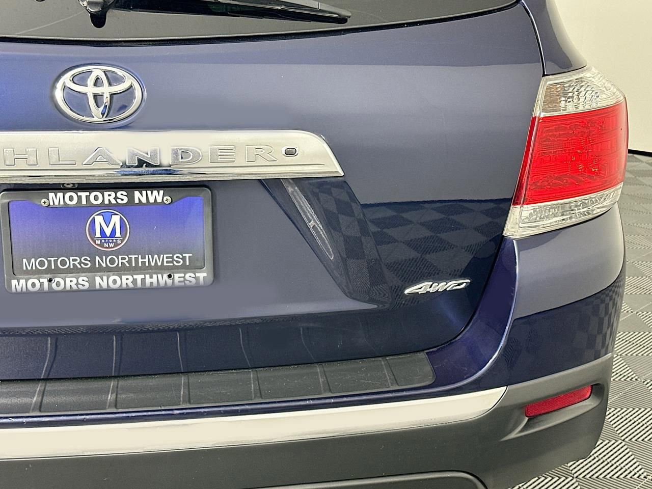 Used 2012 Toyota Highlander Limited w/ Tow Pkg AWD/4WD image 25