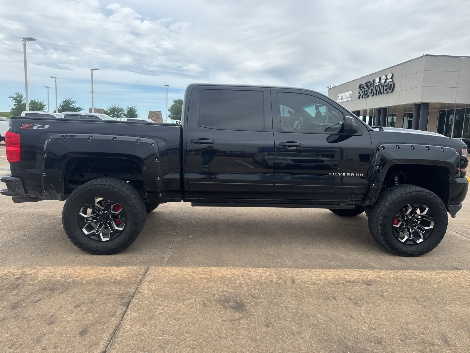 Used 2018 Chevrolet Silverado 1500 LT w/ All Star Edition AWD/4WD image 6