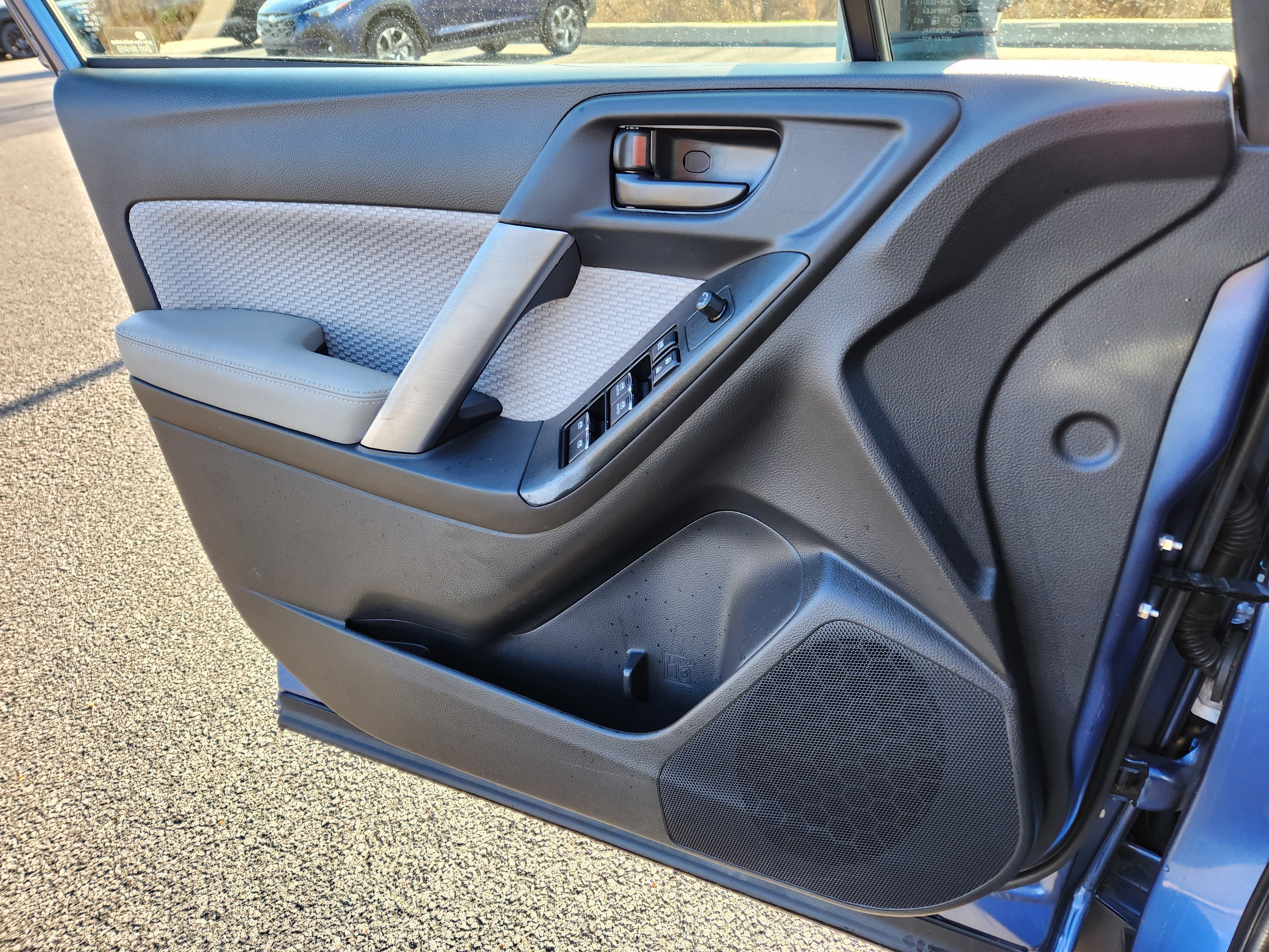 Used 2018 Subaru Forester 2.5i w/ Alloy Wheel Package image 23