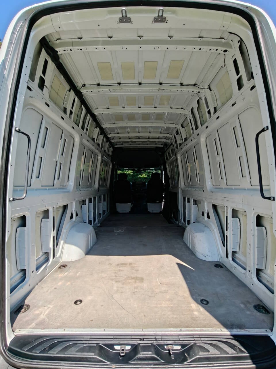 Used 2021 Mercedes-Benz Sprinter 2500 image 9