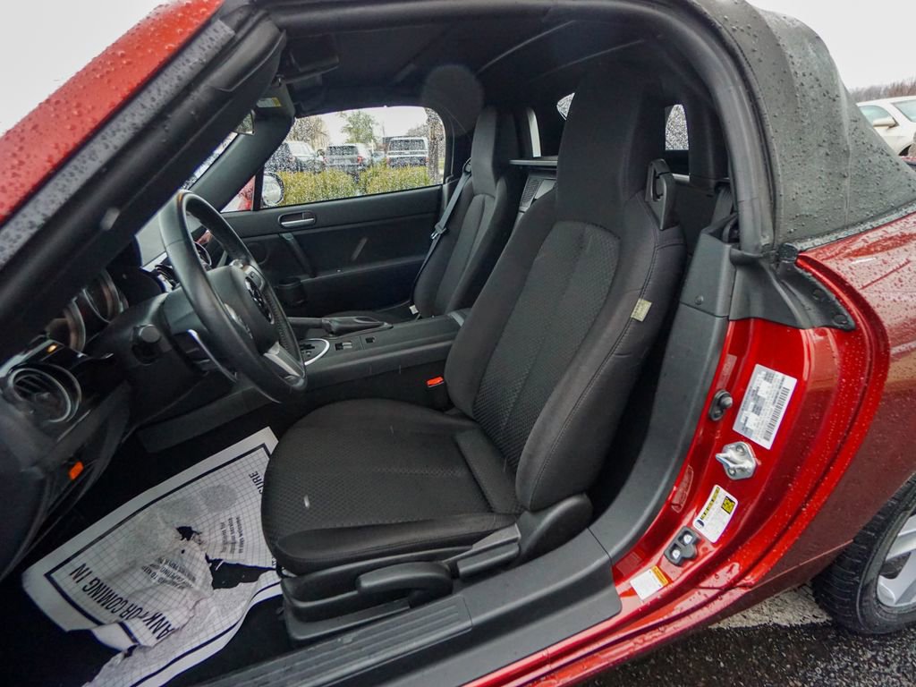 Used 2008 MAZDA MX-5 Miata Sport image 11