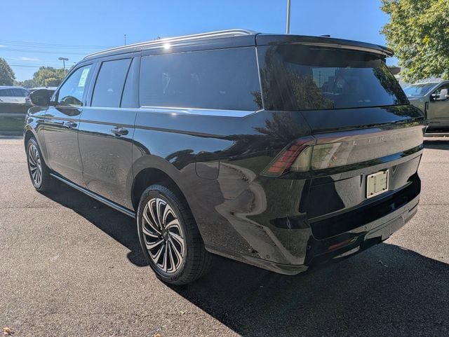 New 2025 Lincoln Navigator Reserve w/ Jet Appearance Package AWD/4WD image 10