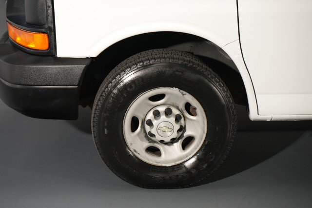 Used 2008 Chevrolet Express 3500 Extended Passenger RWD image 29