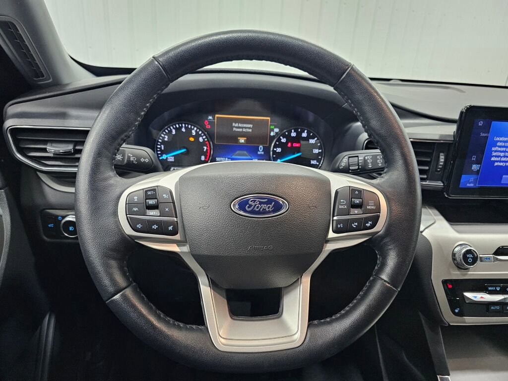 Used 2023 Ford Explorer XLT w/ Equipment Group 202A AWD/4WD image 14