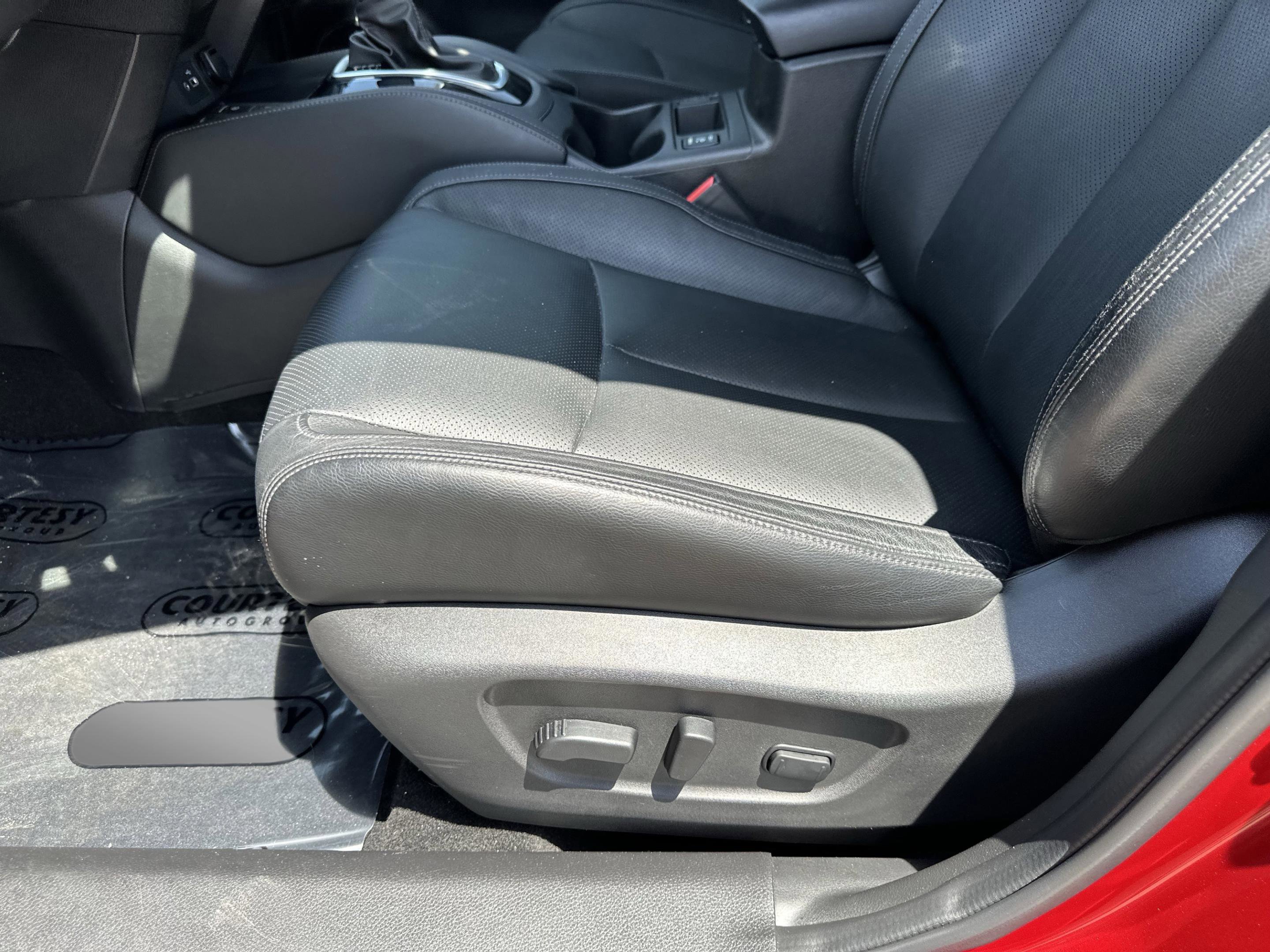 Used 2019 Nissan Rogue Sport SL w/ Premium Package FWD image 22