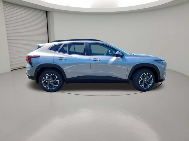 New 2026 Chevrolet Trax LT w/ Sunroof Package FWD image 8