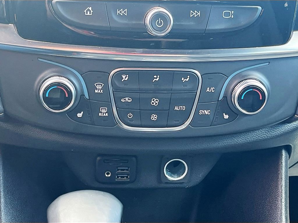 Used 2023 Chevrolet Traverse LT w/ LT Premium Package image 16