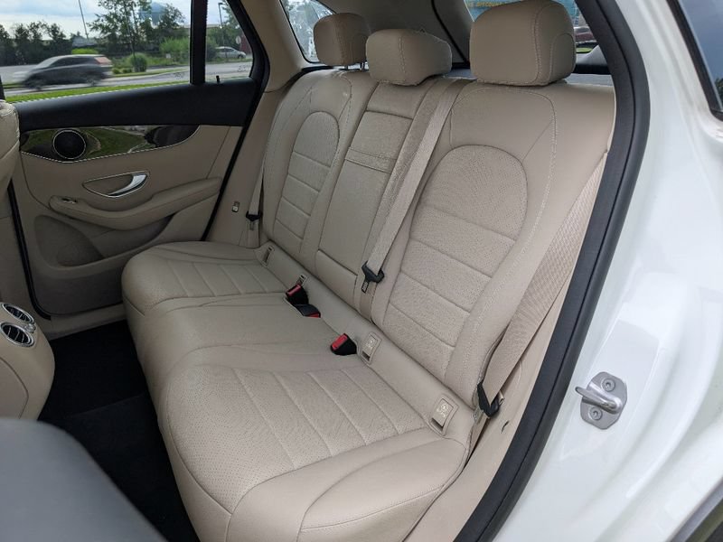 Used 2018 Mercedes-Benz GLC 300 4MATIC image 18