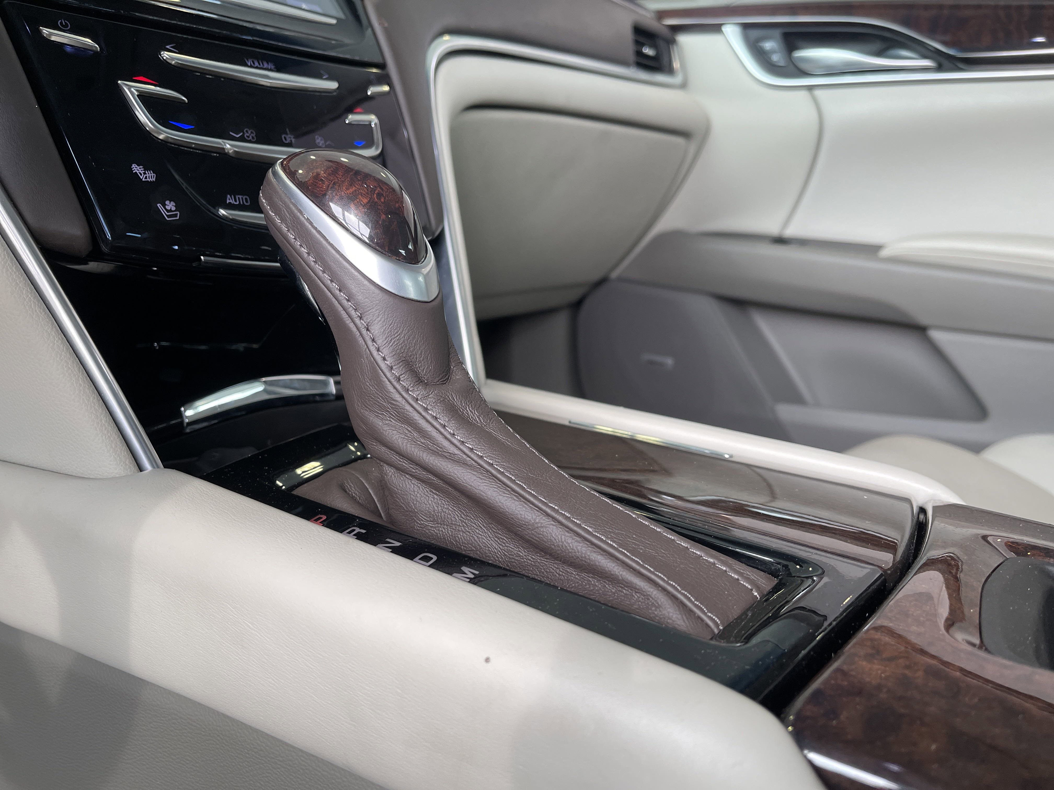 Used 2013 Cadillac XTS Platinum image 37