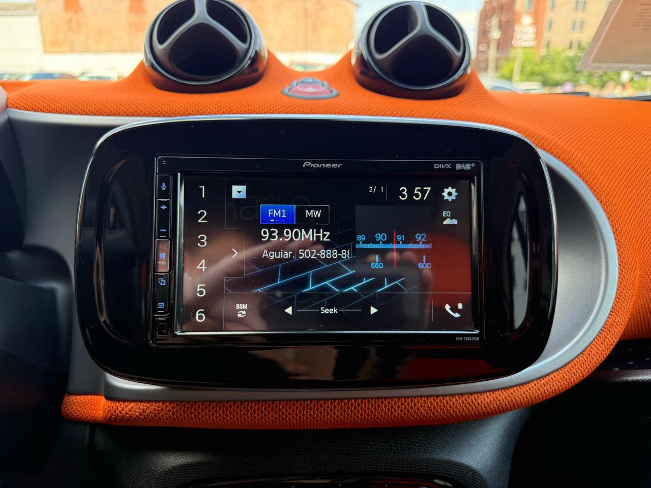 Used 2016 smart fortwo passion RWD image 8