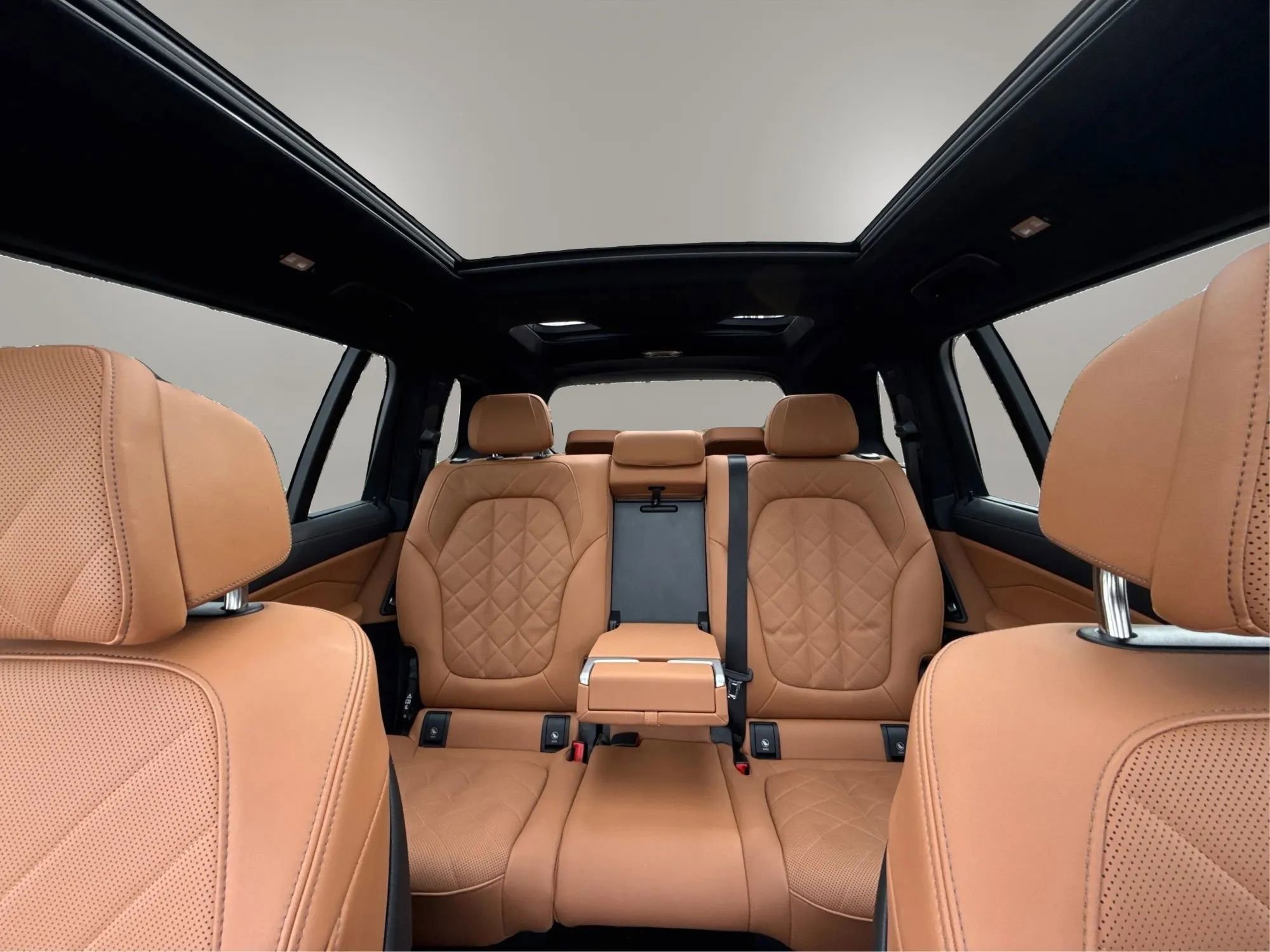 Used 2023 BMW X7 xDrive40i w/ M Sport Package image 15