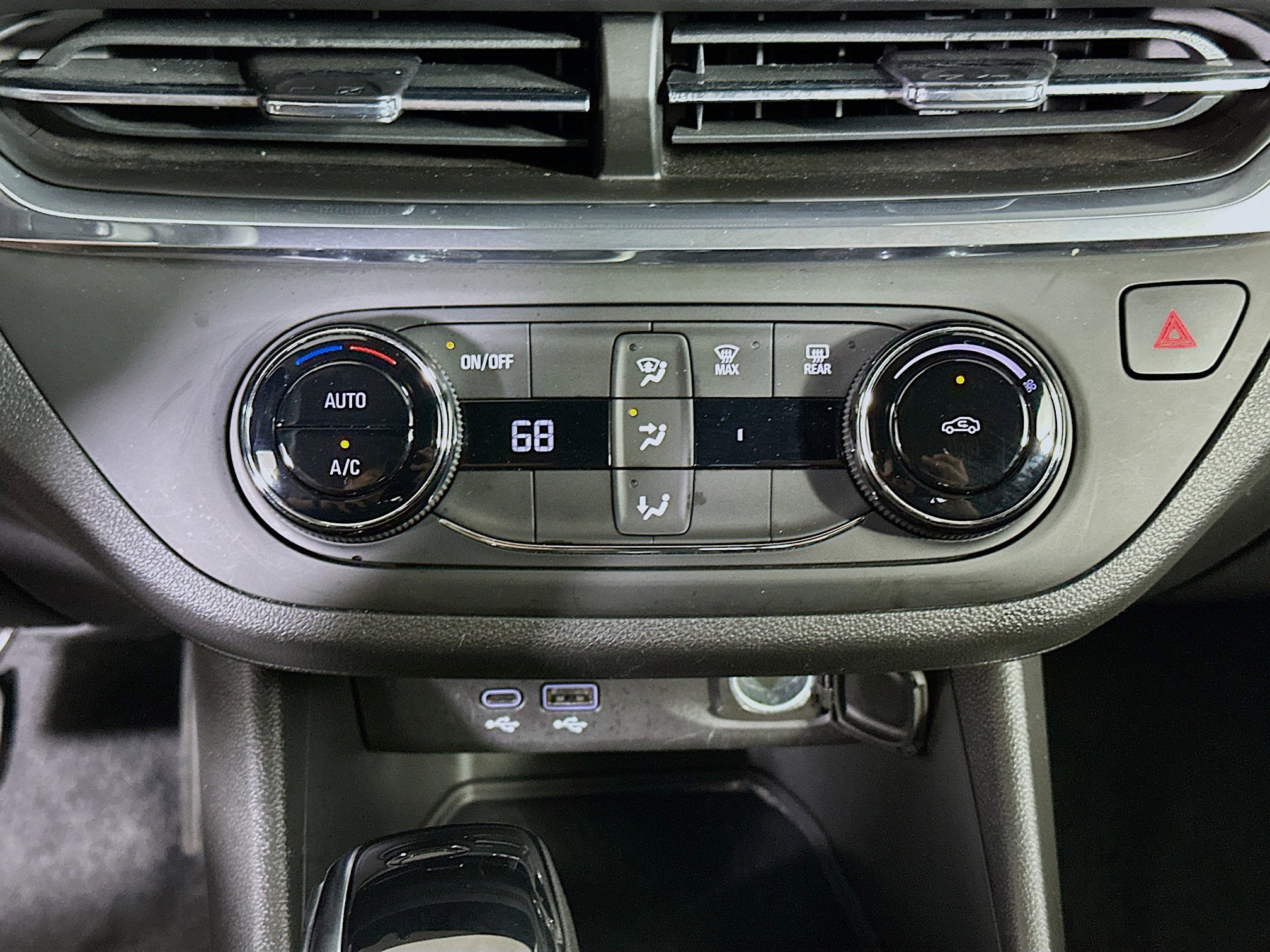 Used 2025 Buick Envista Preferred image 22