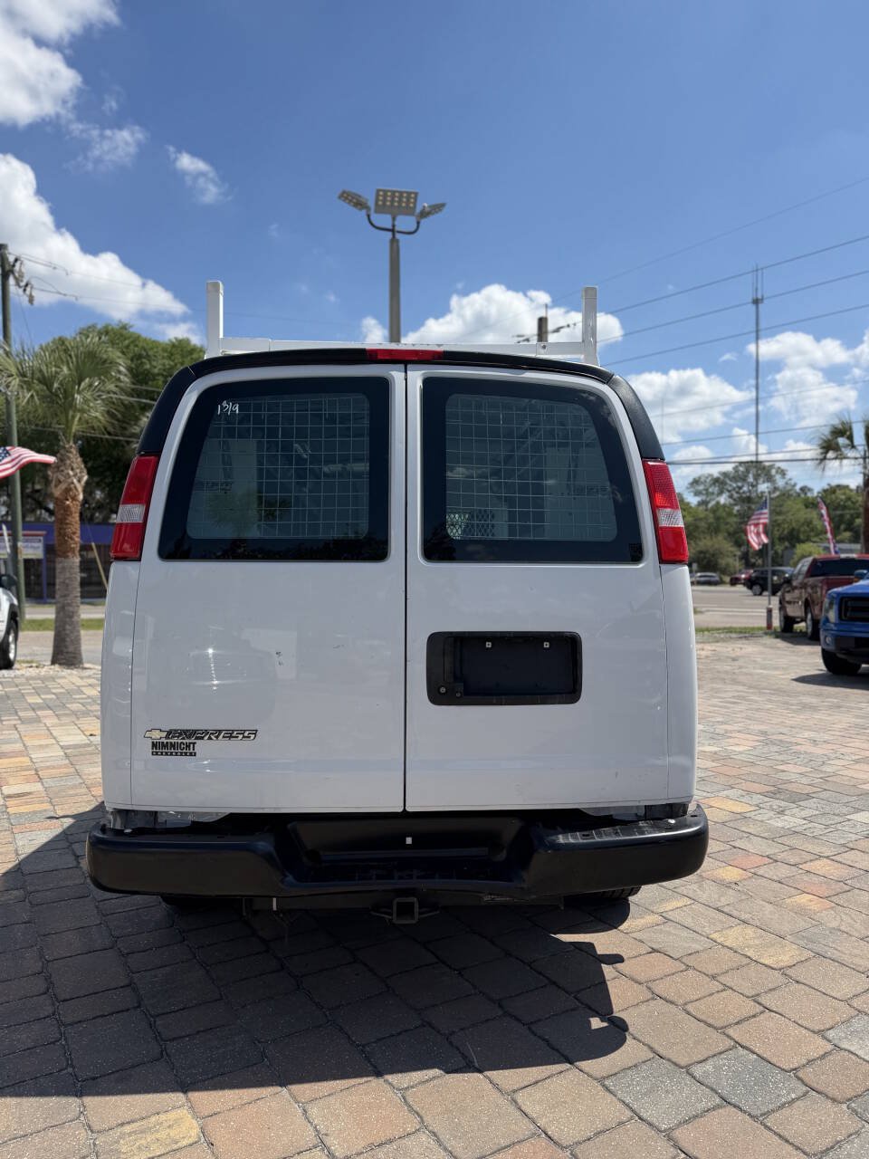 Used 2020 Chevrolet Express 2500 w/ Driver Convenience Package RWD image 10