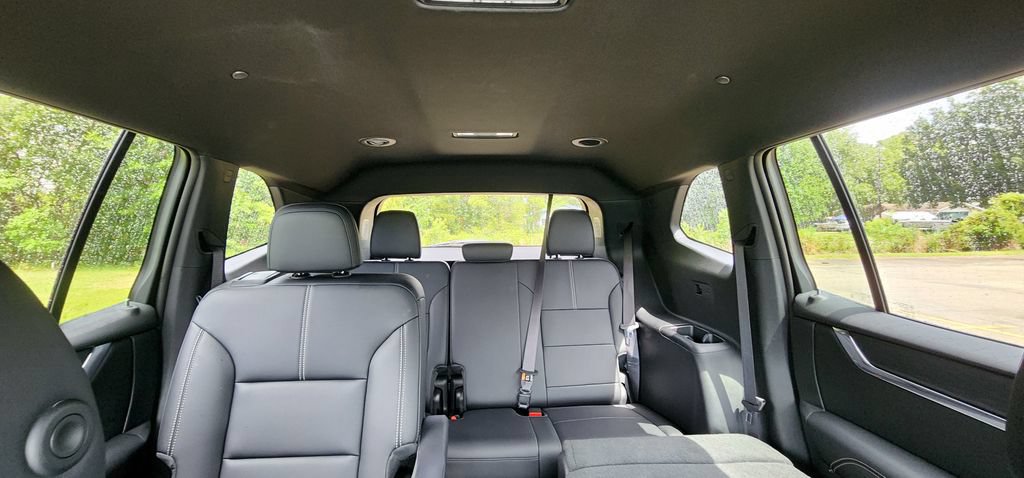 Used 2025 GMC Acadia Elevation w/ Elevation Premium Package FWD image 27