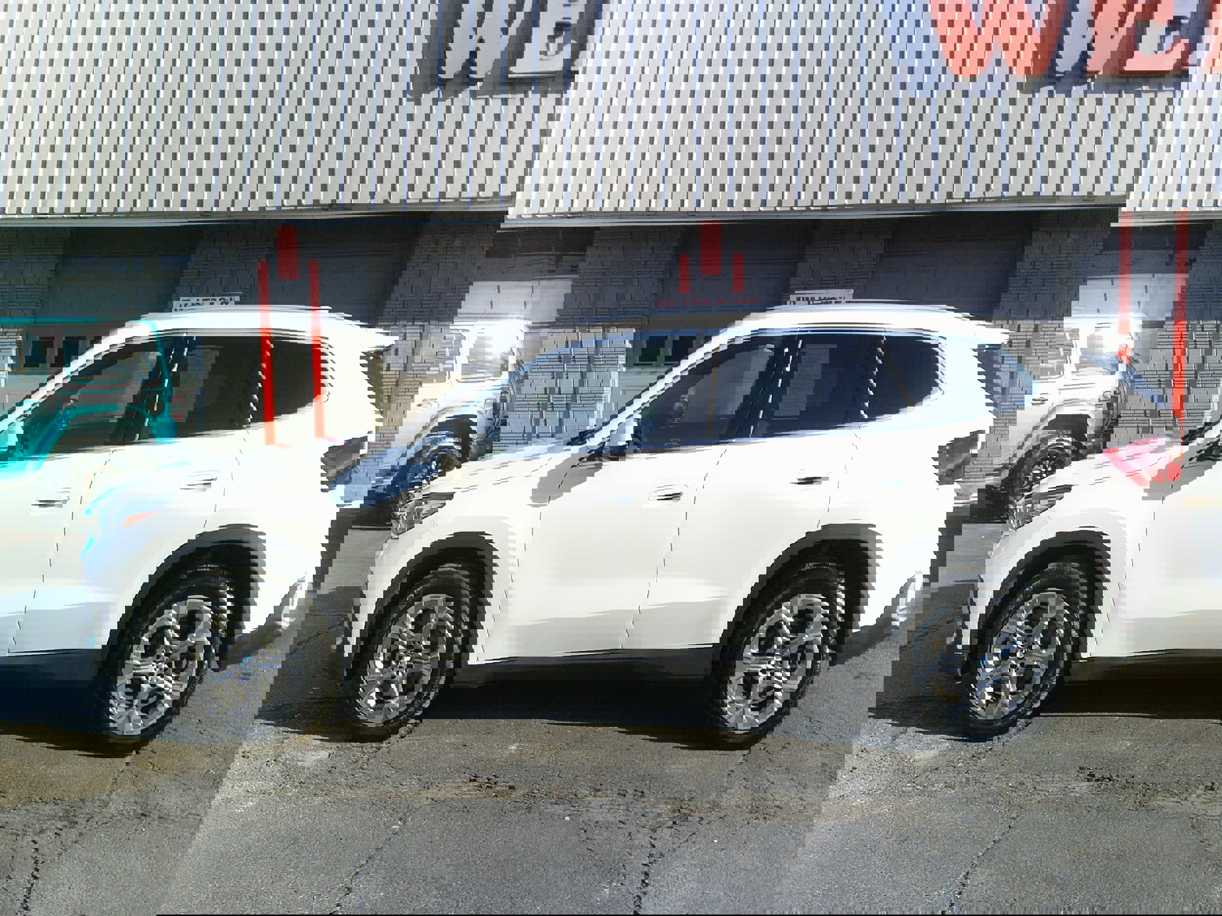 Used 2023 BMW X1 xDrive28i image 4