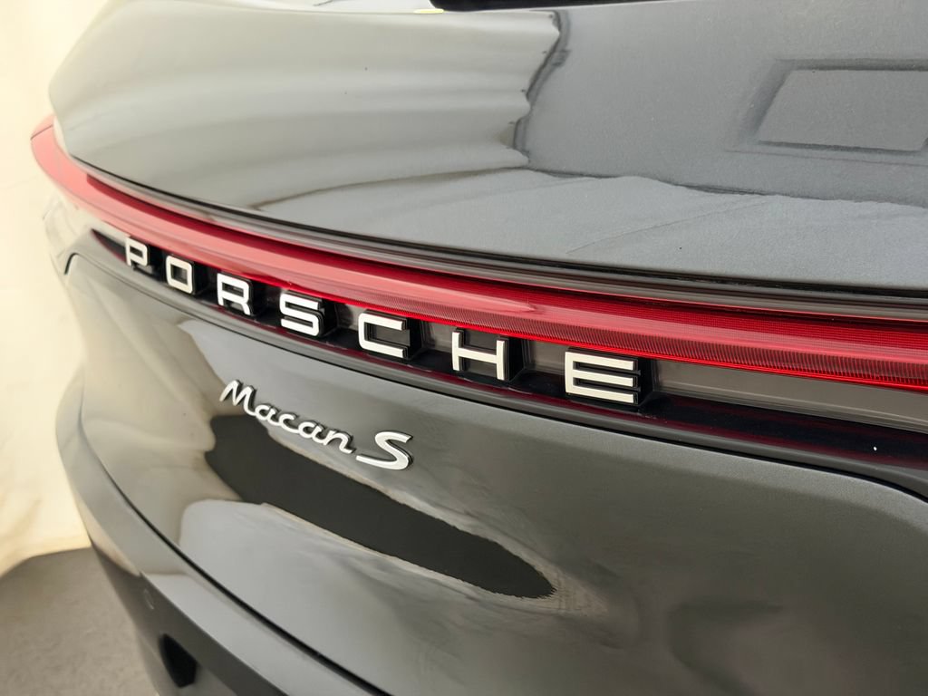 Certified 2021 Porsche Macan S AWD/4WD image 25