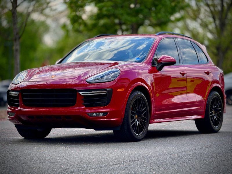 Used 2016 Porsche Cayenne GTS AWD/4WD image 3