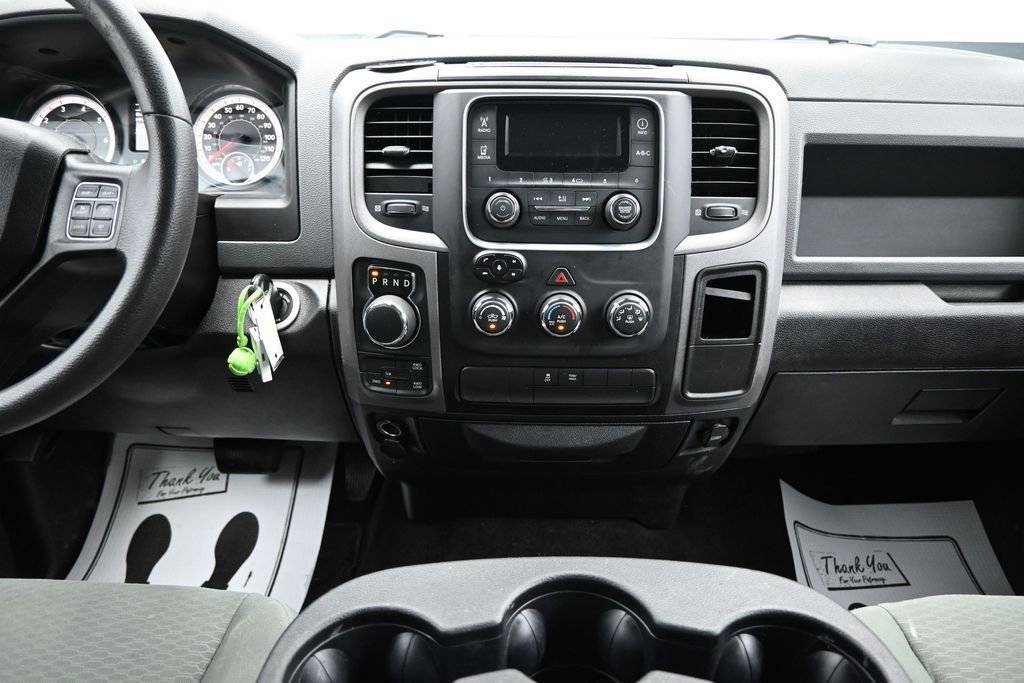 Used 2018 RAM 1500 Express AWD/4WD image 17