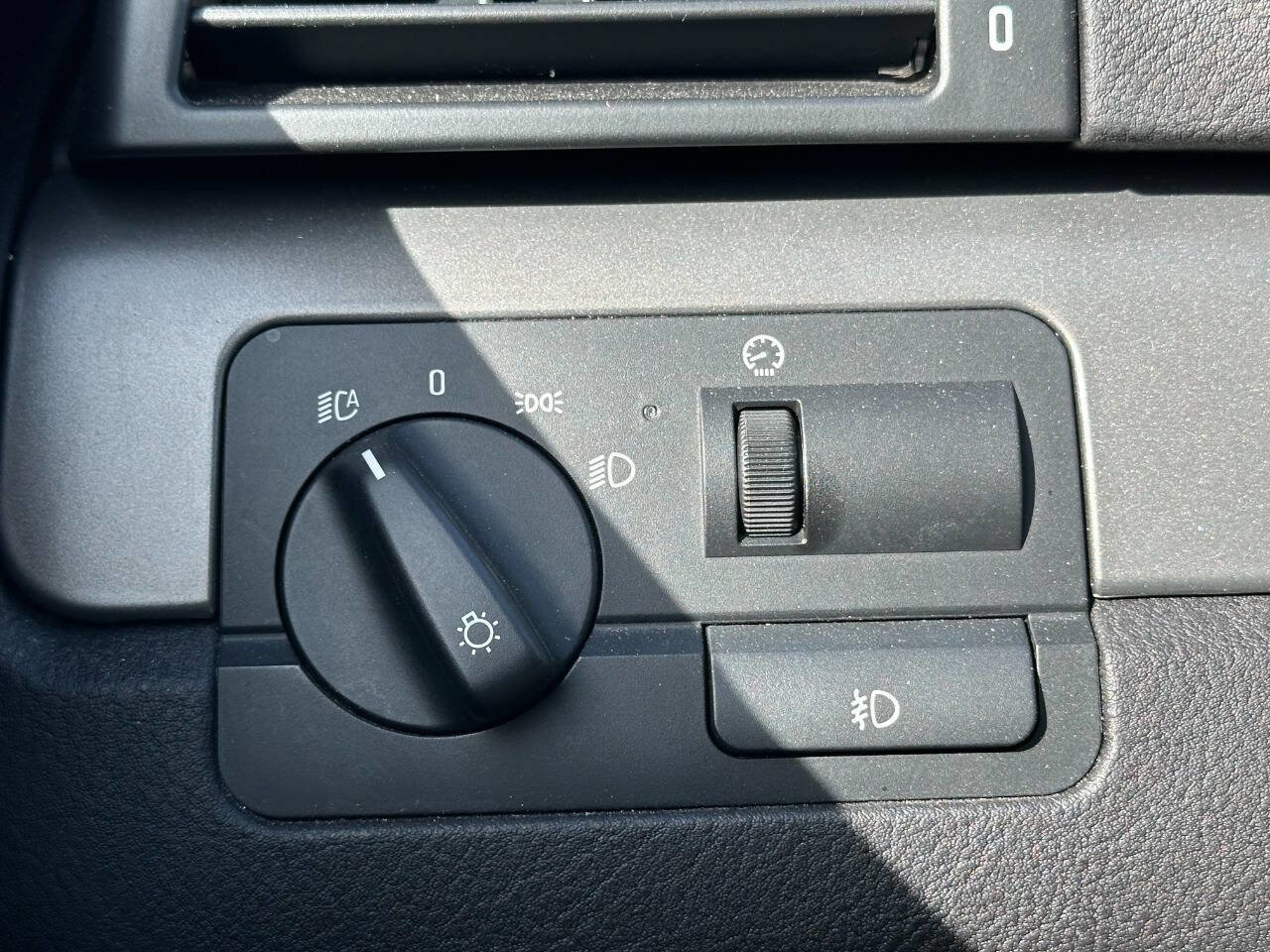 Used 2005 BMW M3 Coupe image 25