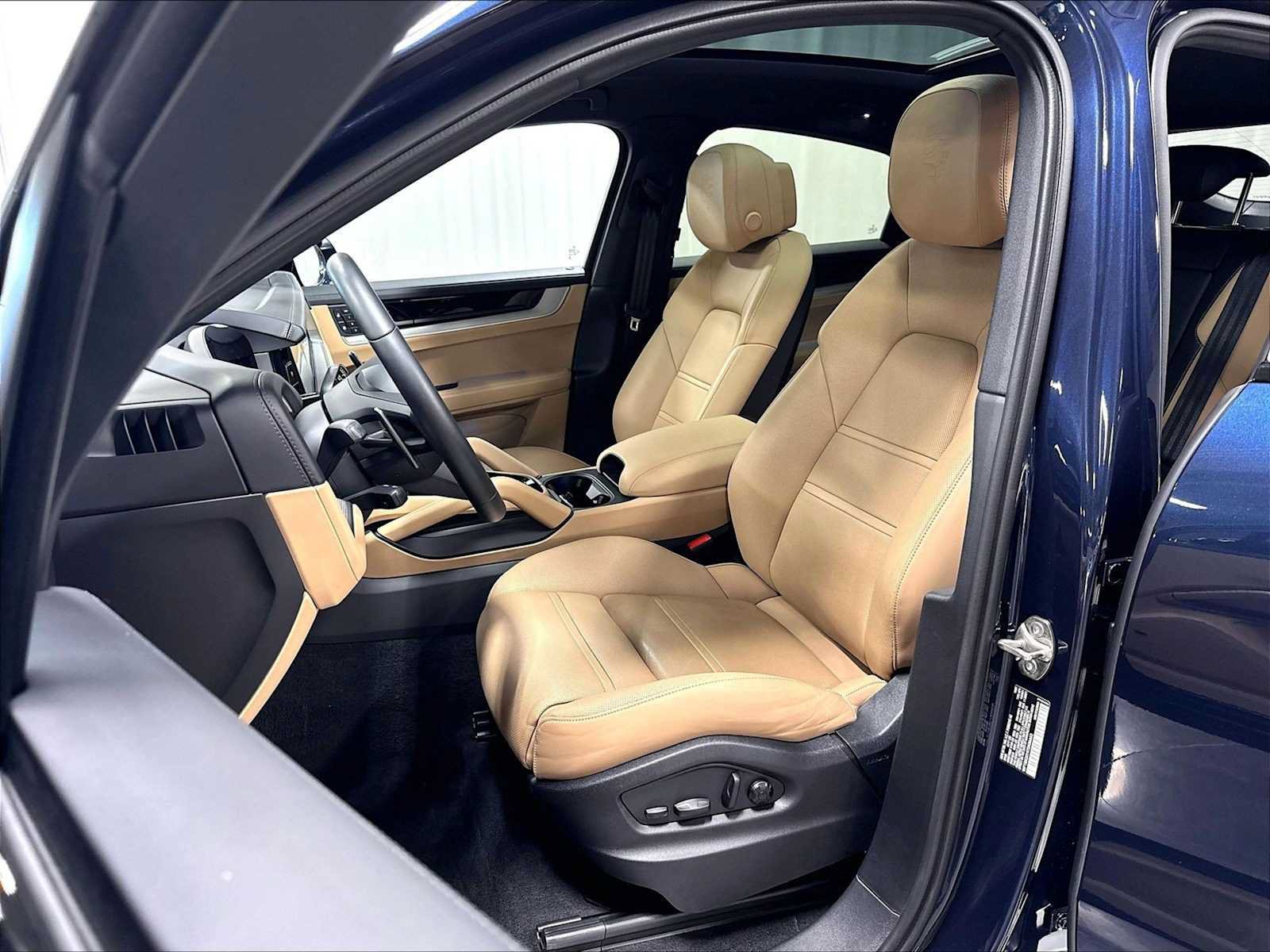 Used 2026 Porsche Cayenne Coupe AWD/4WD image 7