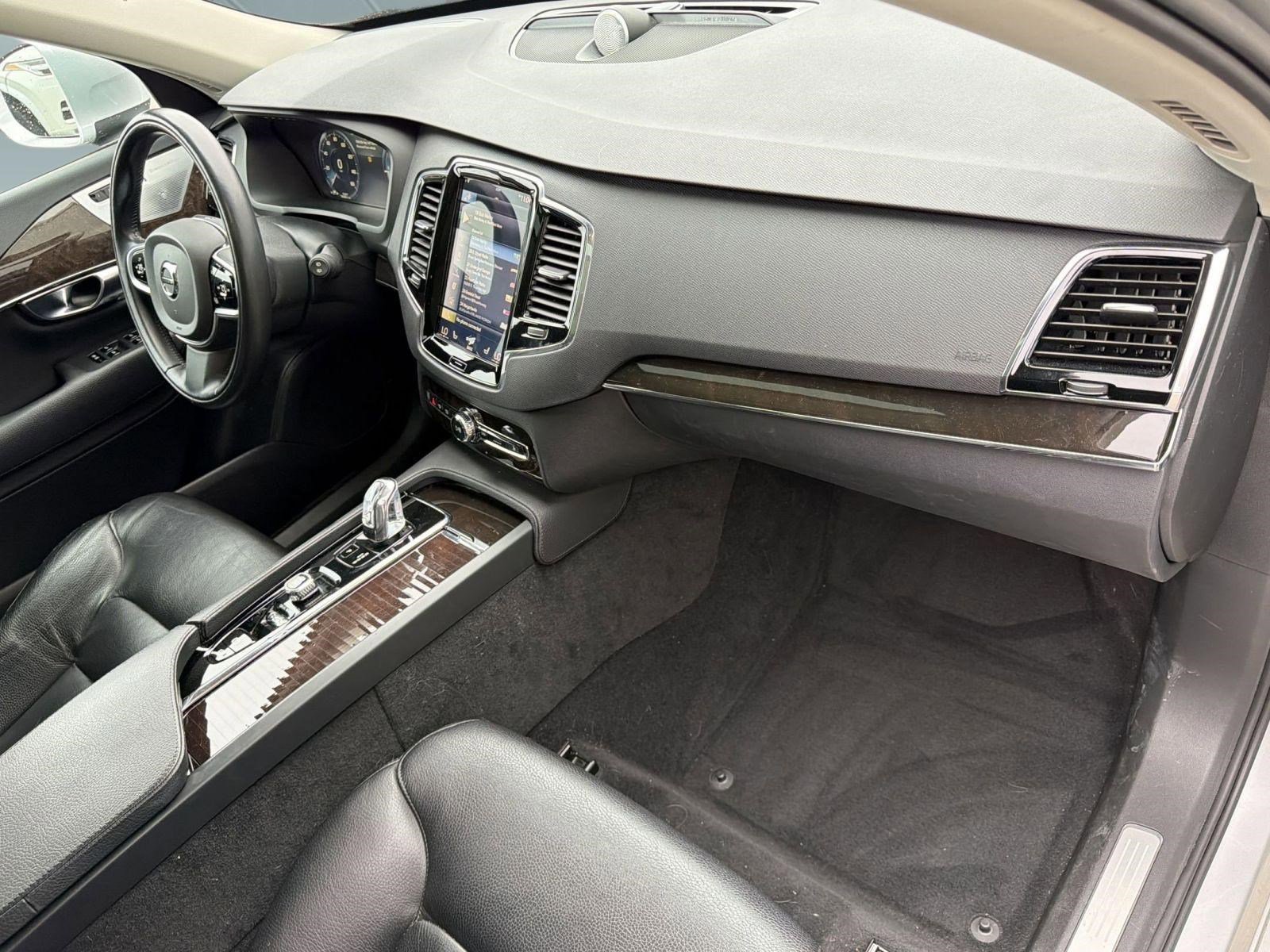Used 2018 Volvo XC90 T8 Momentum w/ Convenience Package image 29