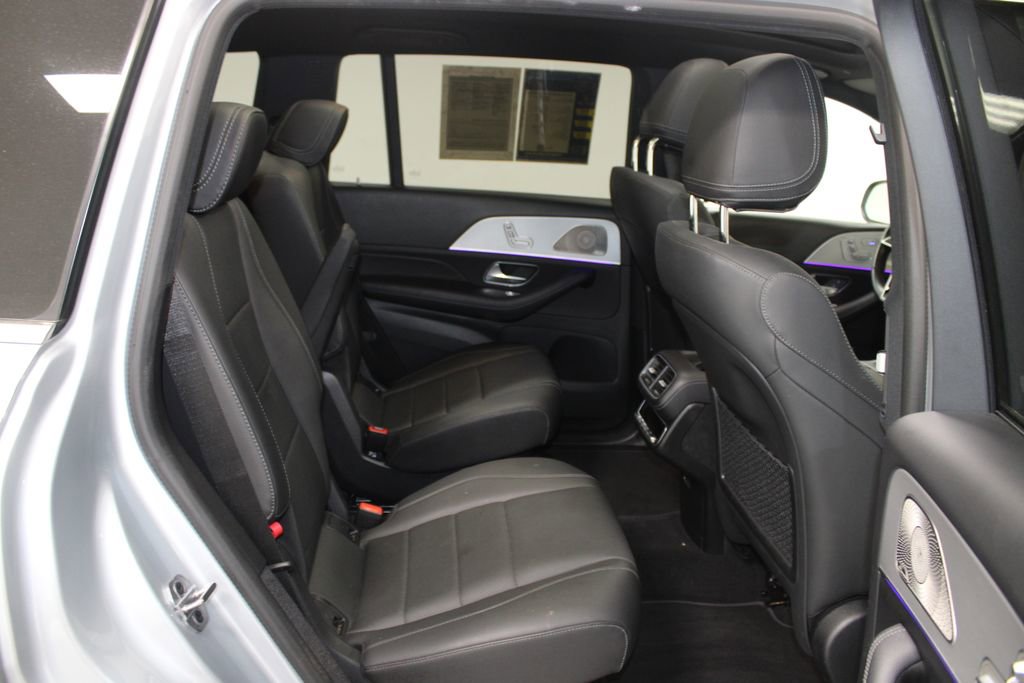 Used 2025 Mercedes-Benz GLS 450 4MATIC image 31