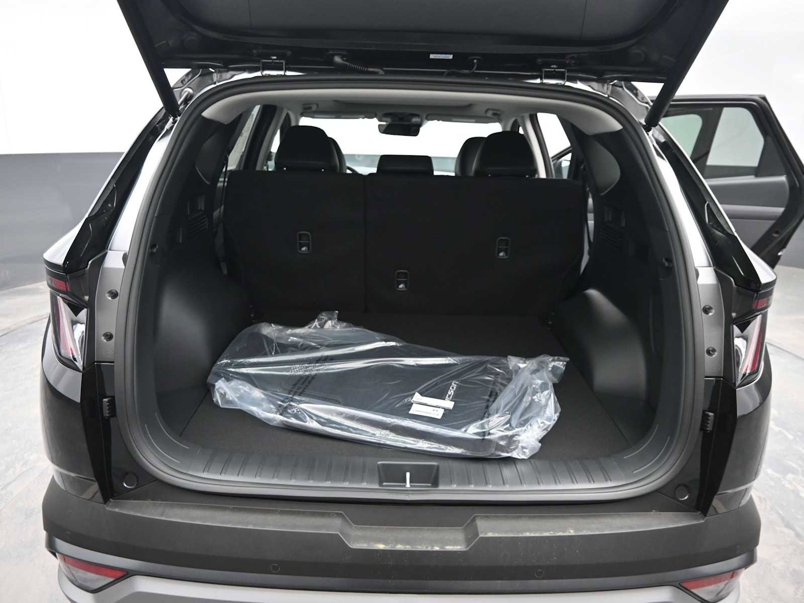 New 2026 Hyundai Tucson Limited AWD/4WD image 13