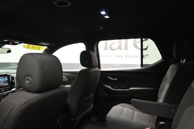 Used 2023 Chevrolet Traverse LT FWD image 25
