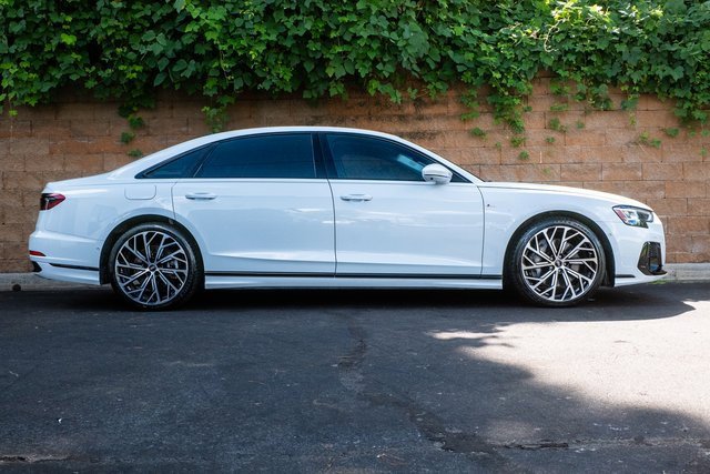 Used 2022 Audi A8 L 3.0T image 4