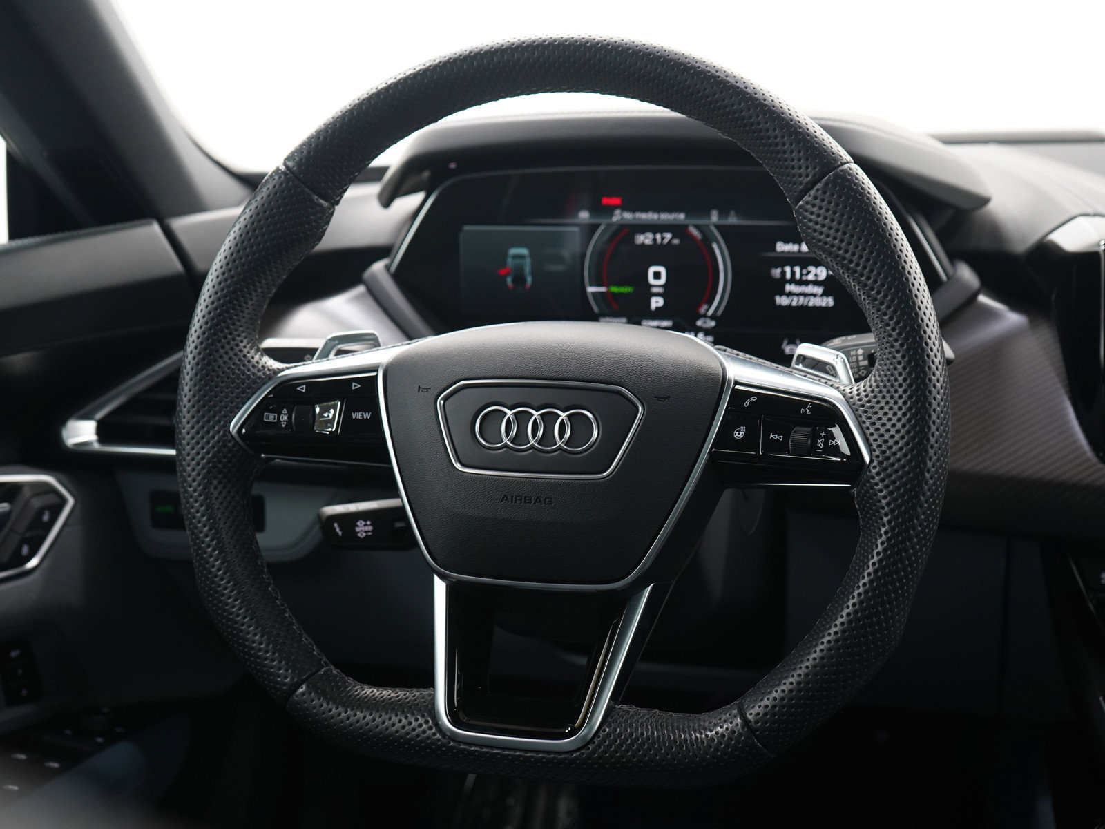 Used 2023 Audi e-tron GT Premium Plus w/ Performance Package image 18