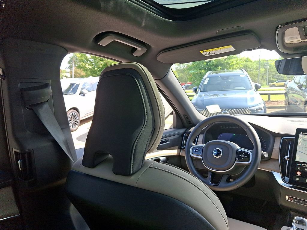 Certified 2026 Volvo XC90 B6 Plus AWD/4WD image 15