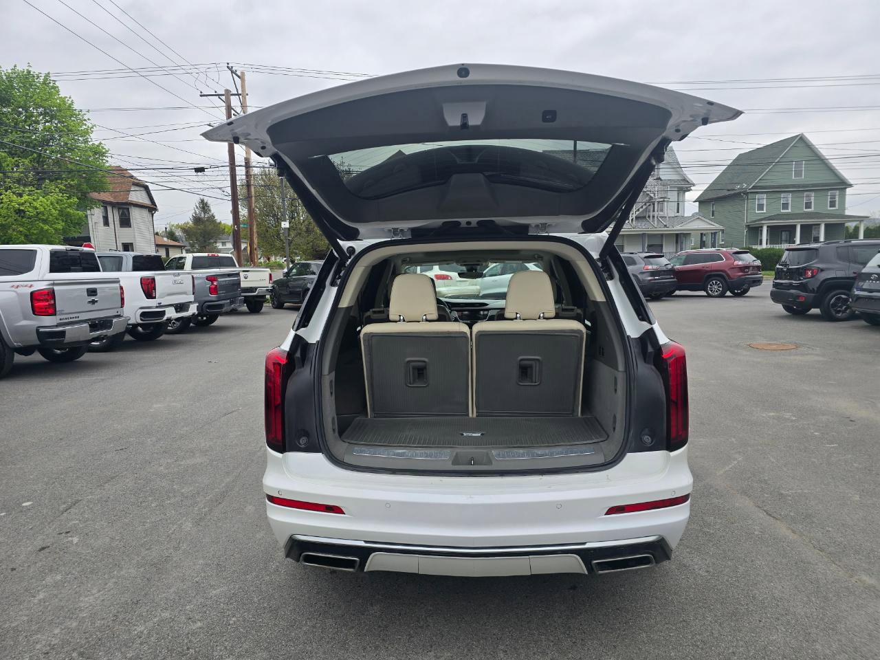 Used 2023 Cadillac XT6 Premium Luxury w/ Technology Package AWD/4WD image 21