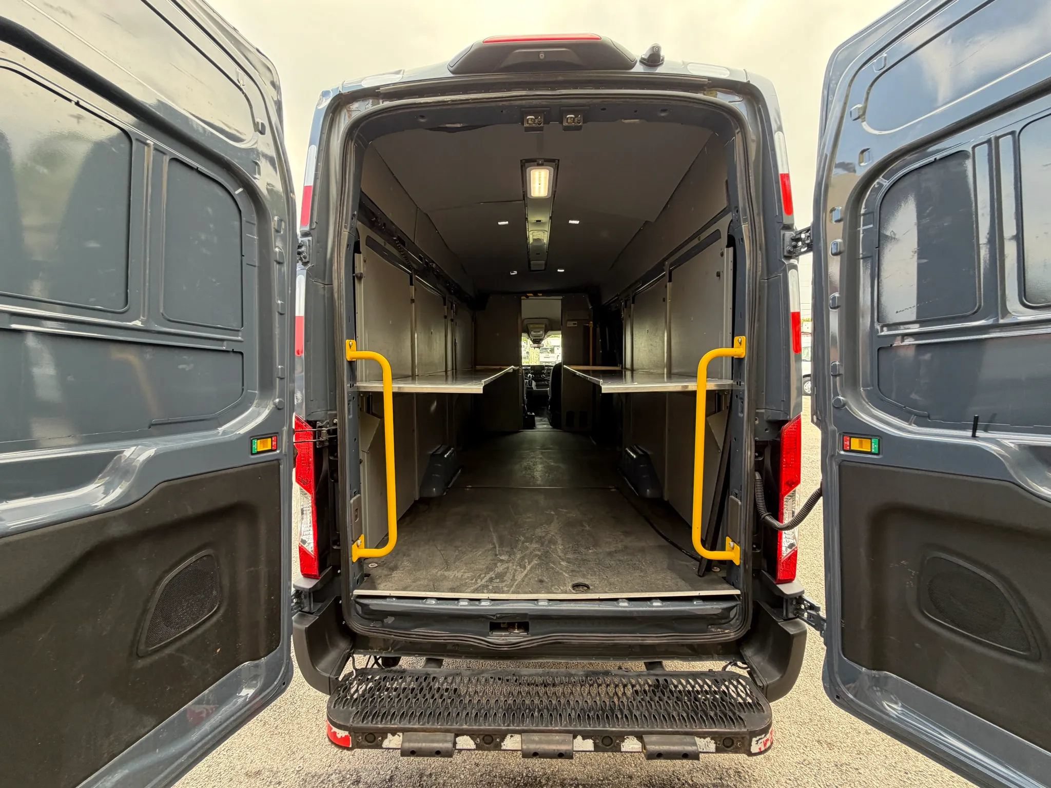 Used 2020 Ford Transit 250 148 High Roof Extended RWD image 5