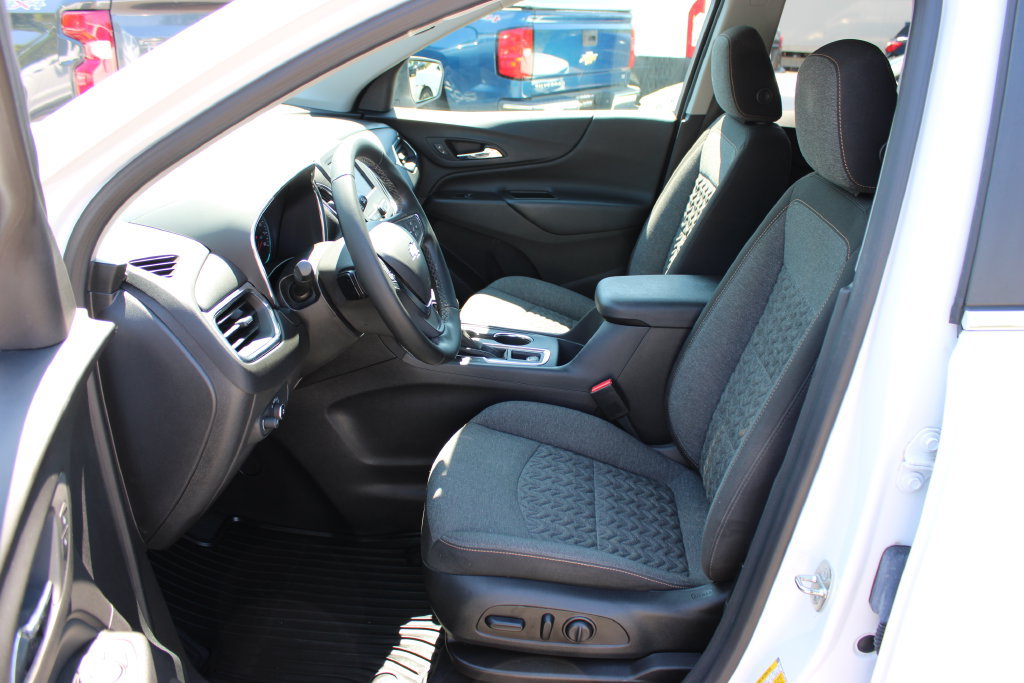 Certified 2024 Chevrolet Equinox LT FWD image 9