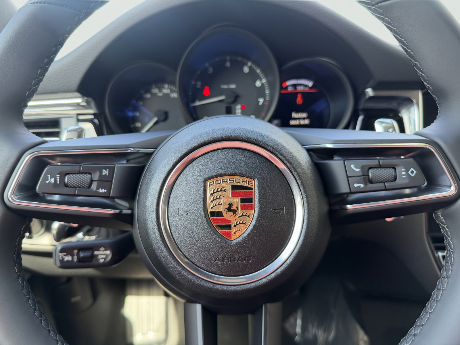 New 2026 Porsche Macan AWD/4WD image 33
