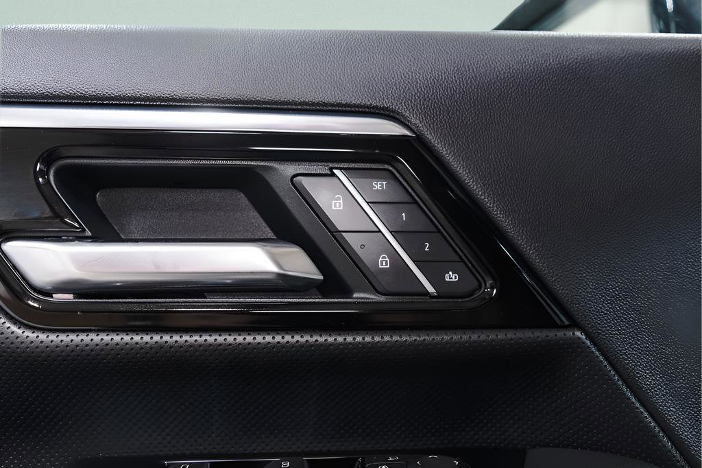Used 2025 GMC Sierra EV Denali image 27