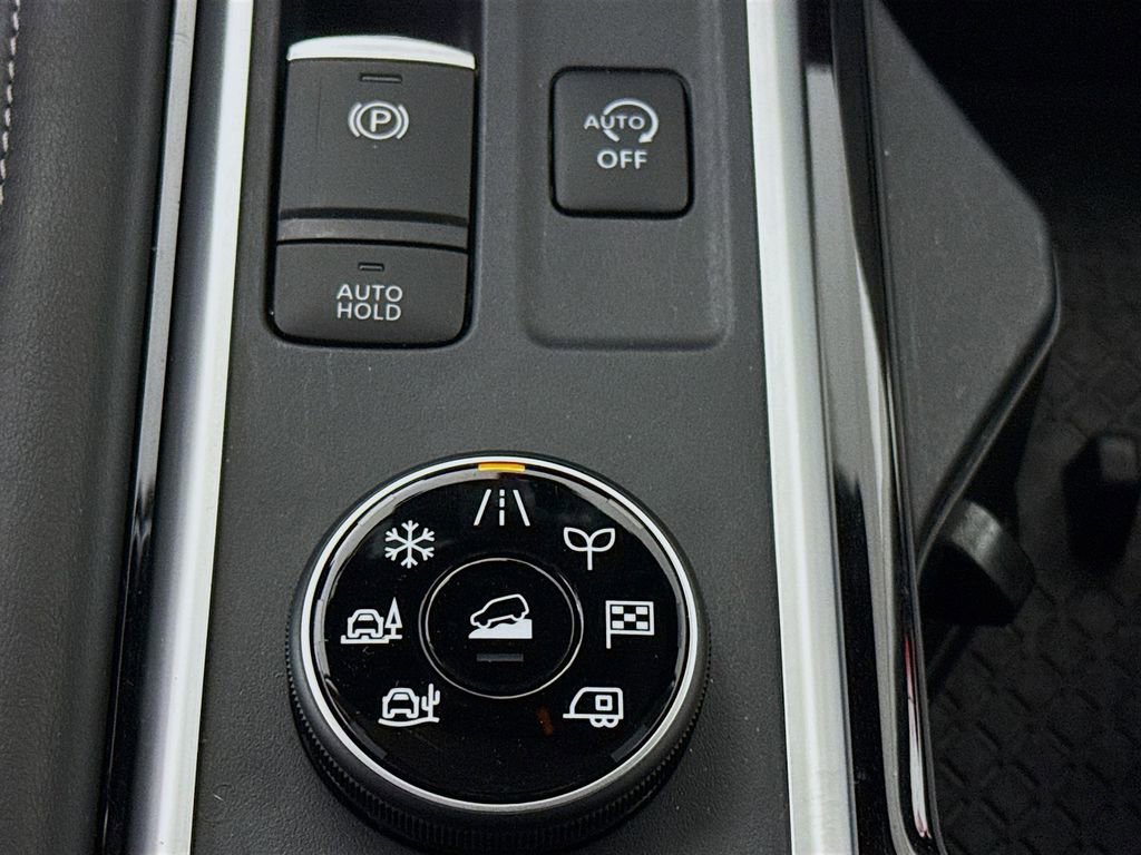 Certified 2024 Nissan Pathfinder SV w/ Black Appearance Package image 10