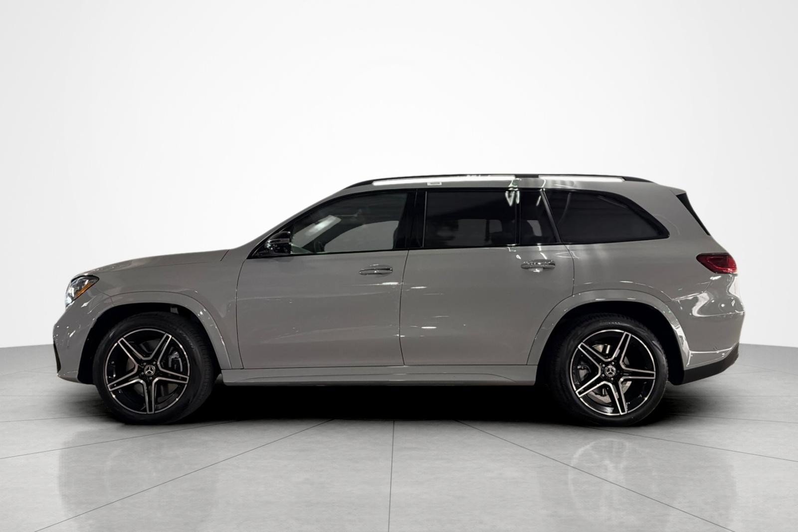 New 2027 Mercedes-Benz GLS 450 4MATIC image 2