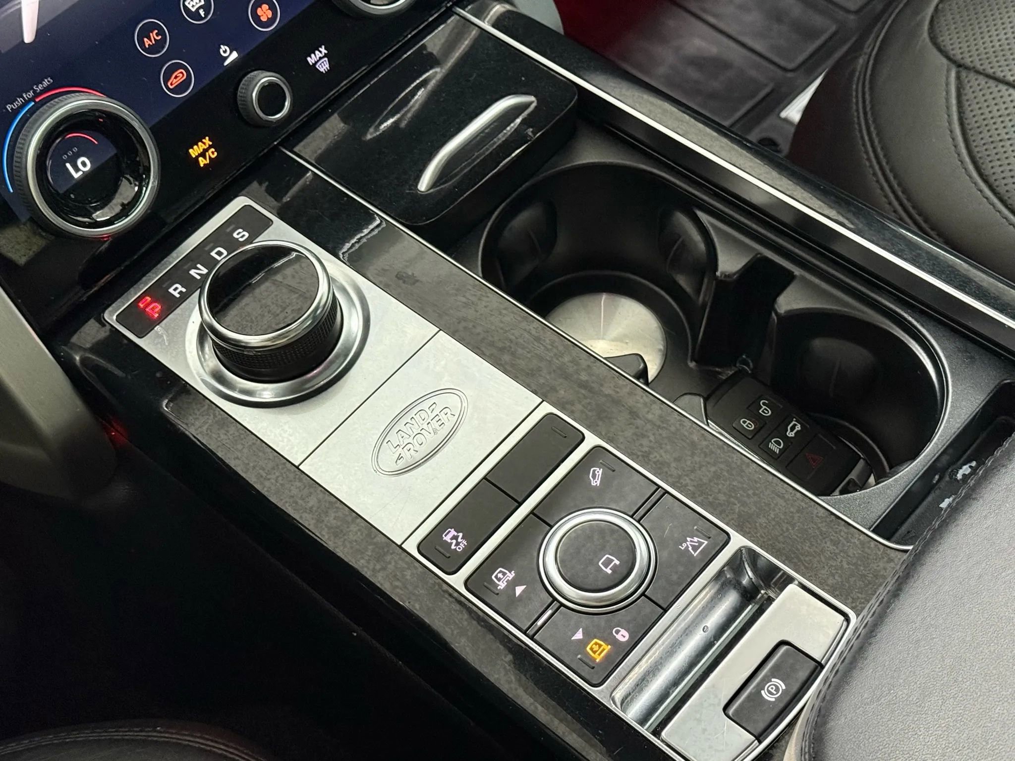 Used 2019 Land Rover Range Rover Long Wheelbase Supercharged AWD/4WD image 37