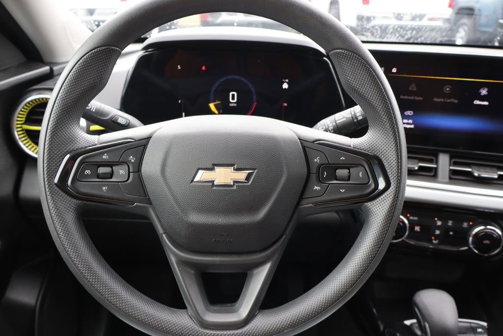 Used 2024 Chevrolet Trax LT image 6