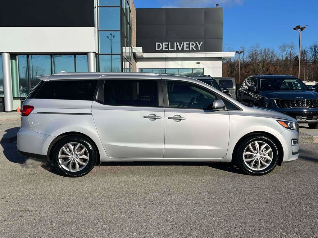 Used 2020 Kia Sedona EX image 25