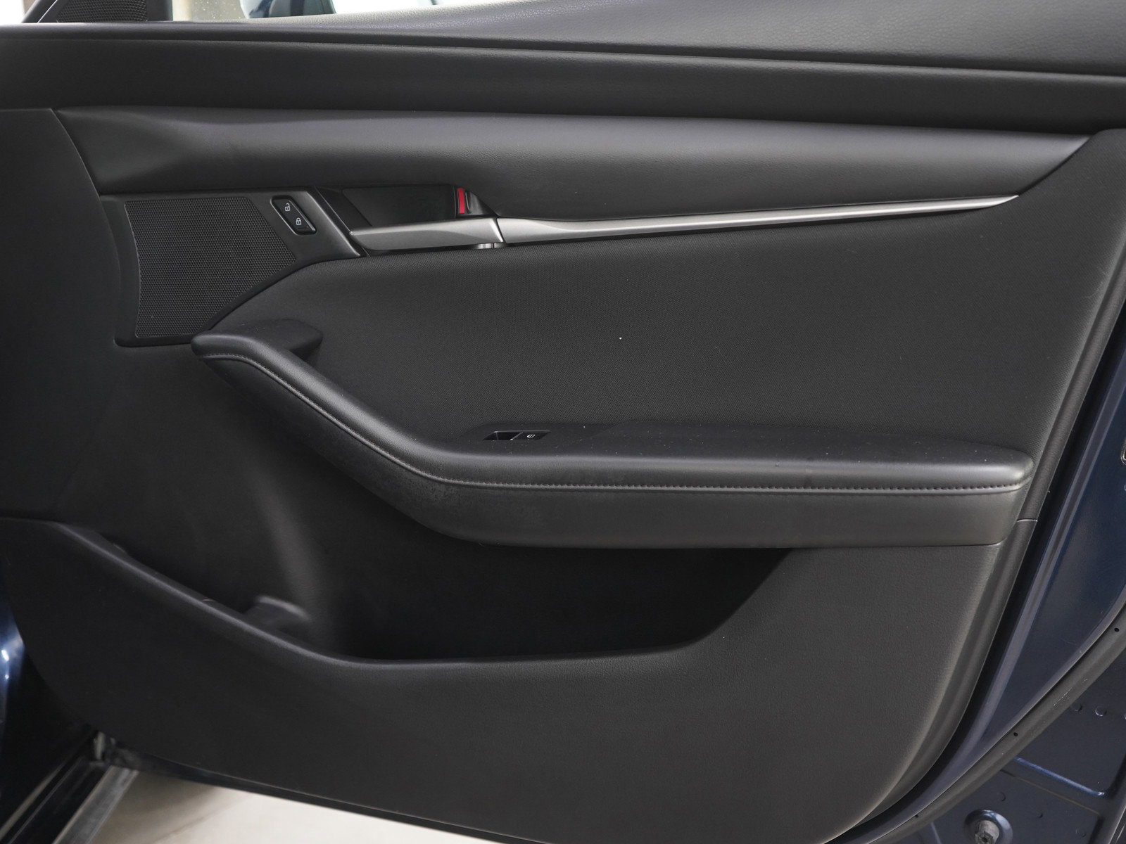 Used 2021 MAZDA MAZDA3 s FWD image 9