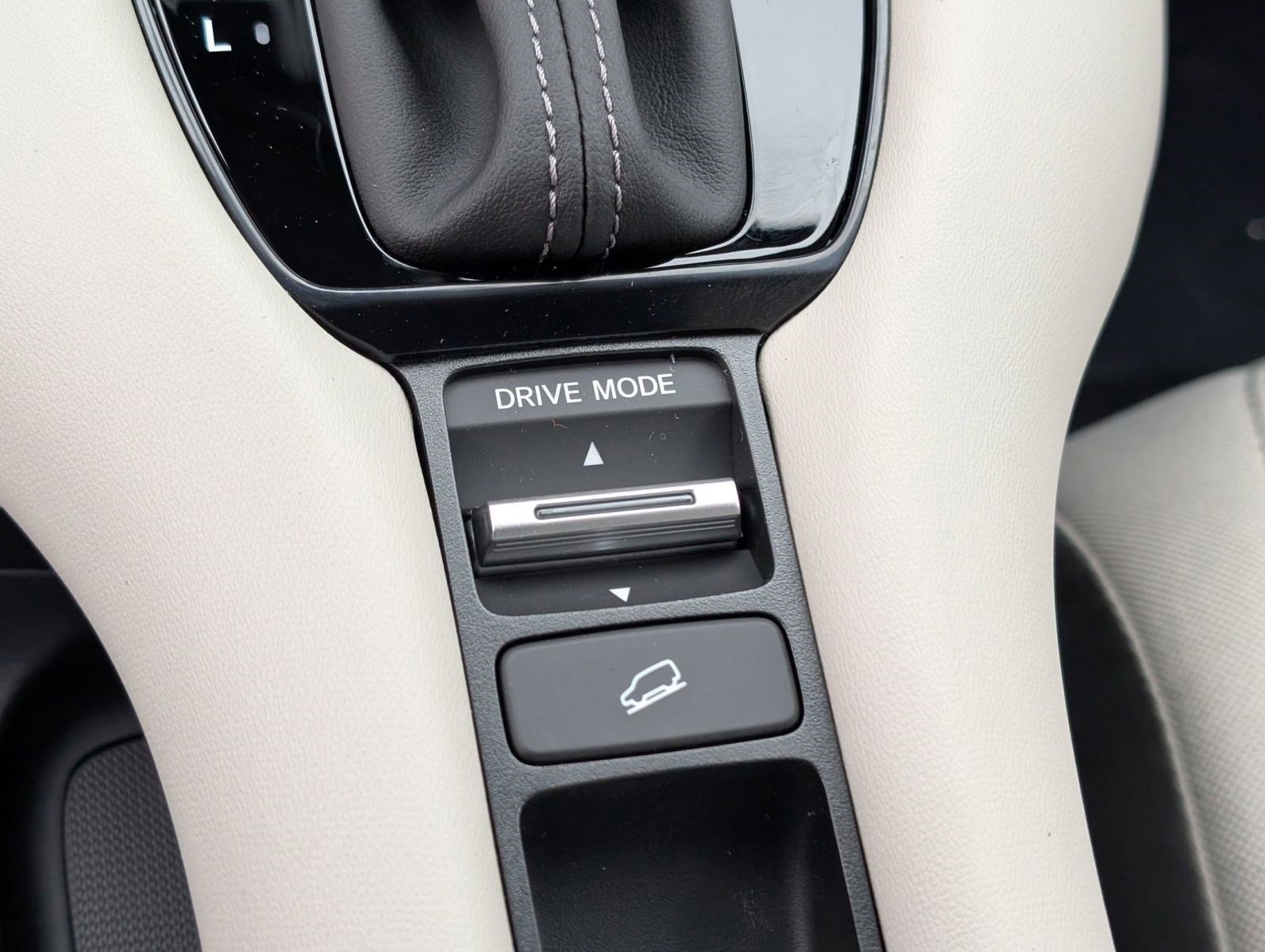 New 2026 Honda HR-V LX image 23