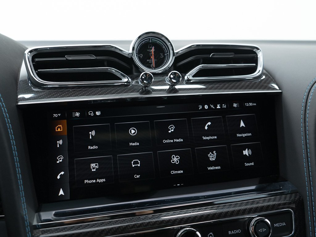 Certified 2025 Bentley Bentayga AWD/4WD image 40