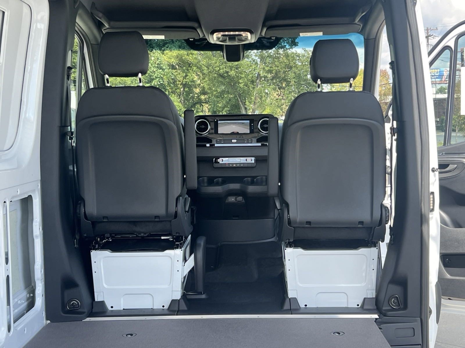 New 2025 Mercedes-Benz Sprinter 2500 image 18
