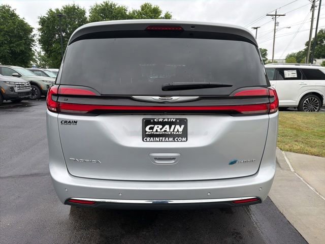 Used 2023 Chrysler Pacifica Touring-L FWD image 6